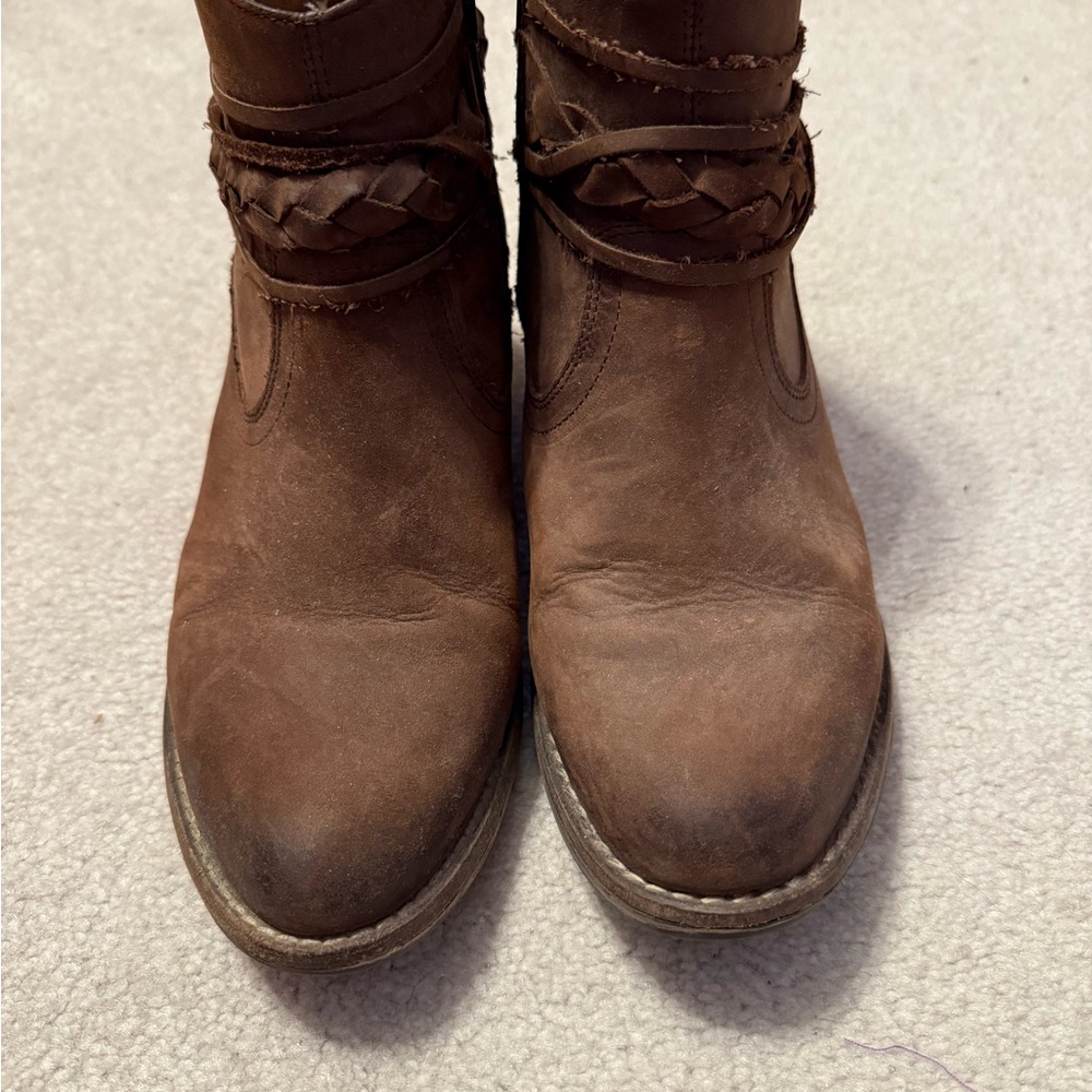Circle G Brown Ankle Boots with Distressed Finish